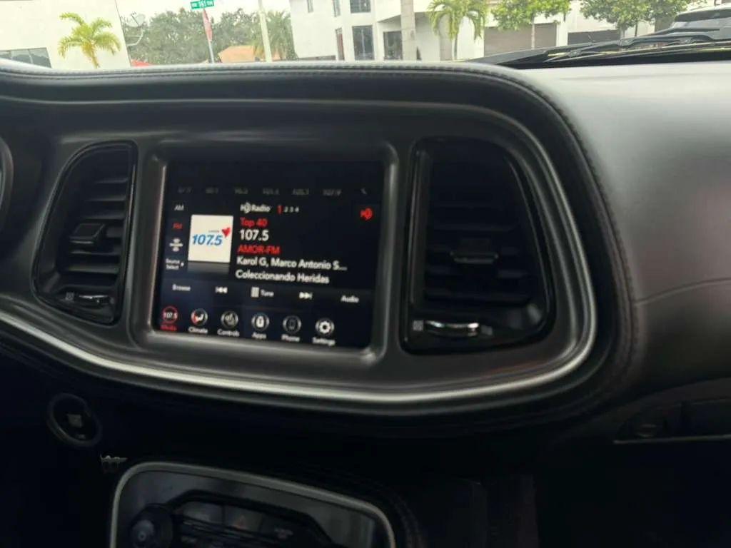 Dodge Challenger - Thumbnail 14