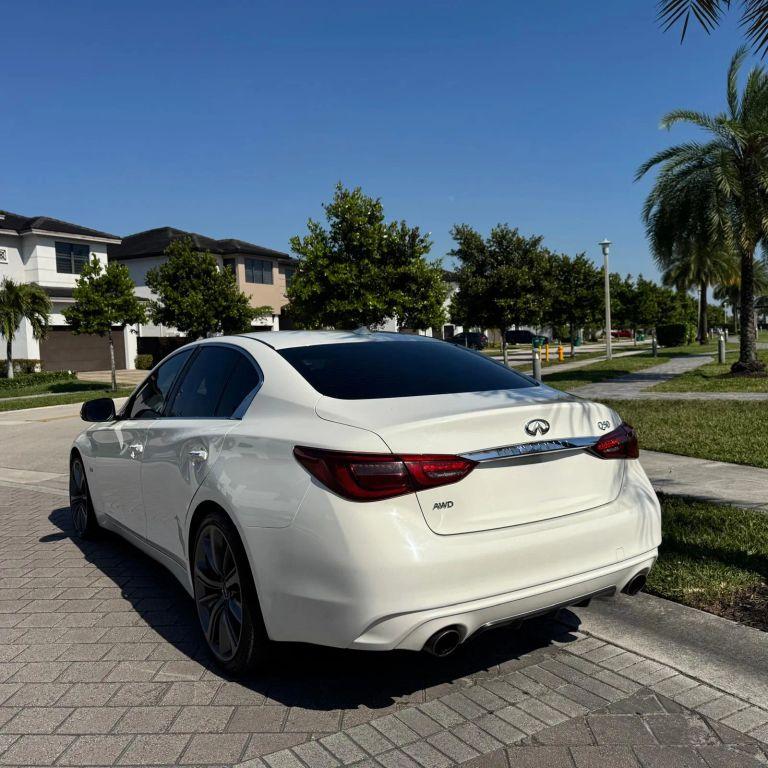 Infiniti Q50 - Thumbnail 5