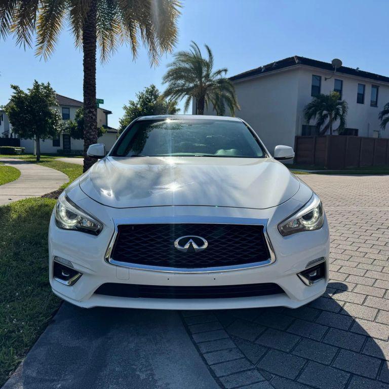 Infiniti Q50 - Thumbnail 10