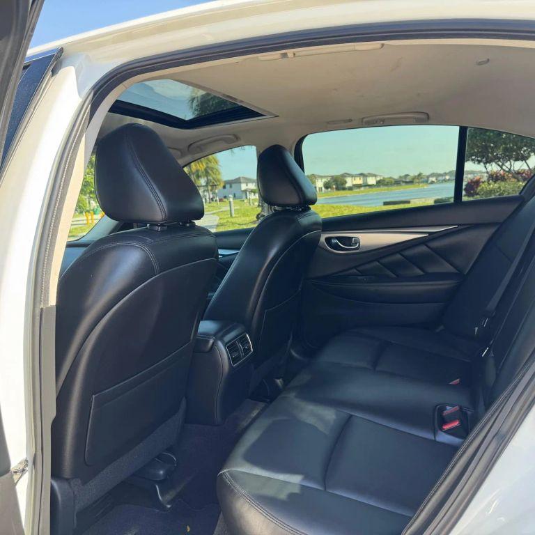 Infiniti Q50 - Thumbnail 15