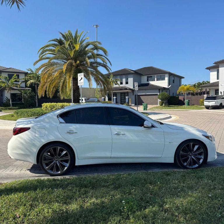 Infiniti Q50 - Thumbnail 8