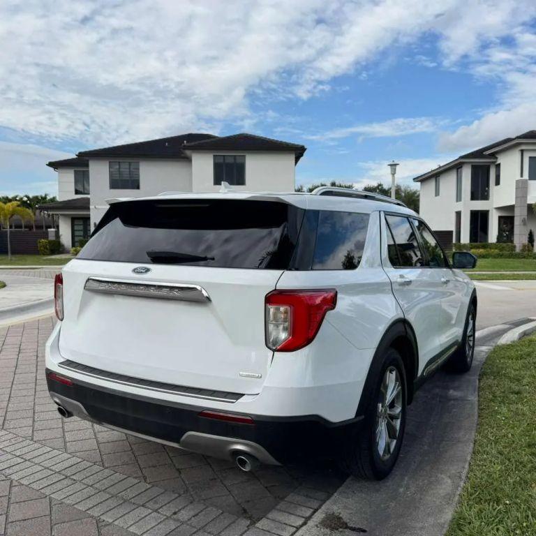 Ford Explorer - Thumbnail 7