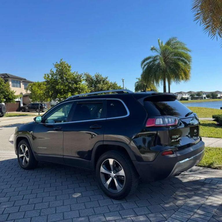 Jeep Cherokee - Thumbnail 5