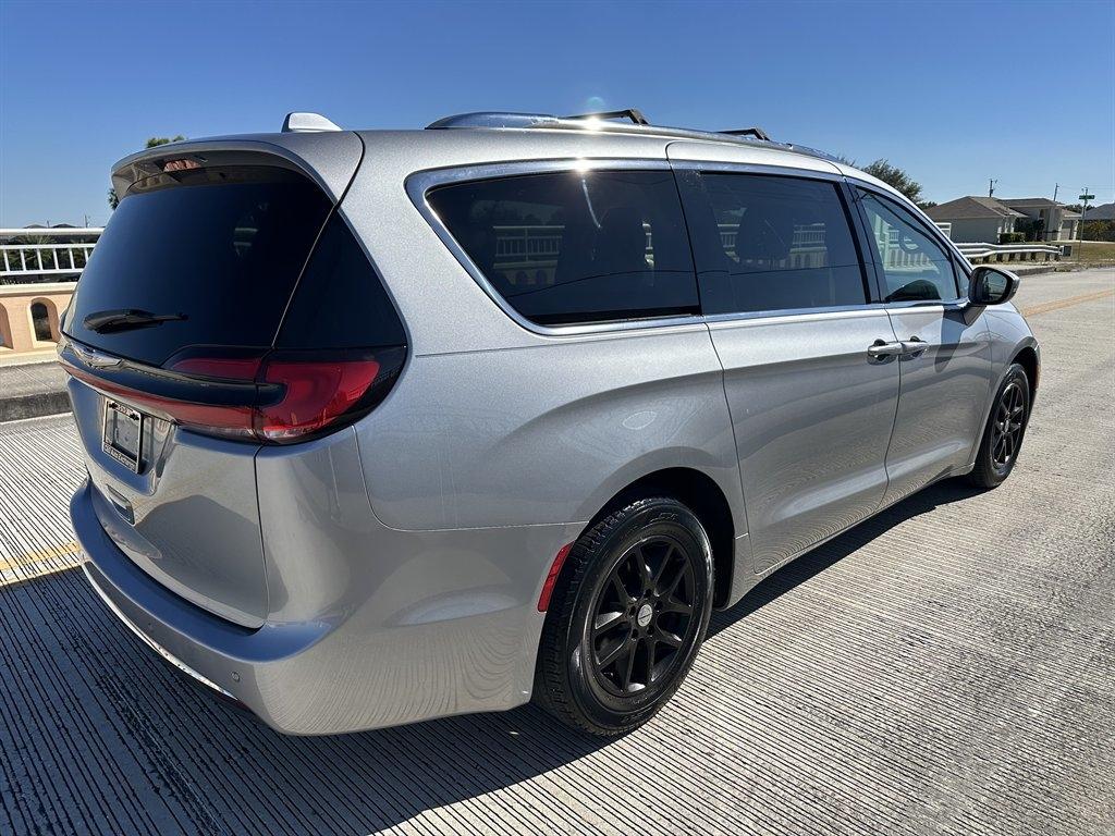 Chrysler Pacificatouring-L - Thumbnail 4