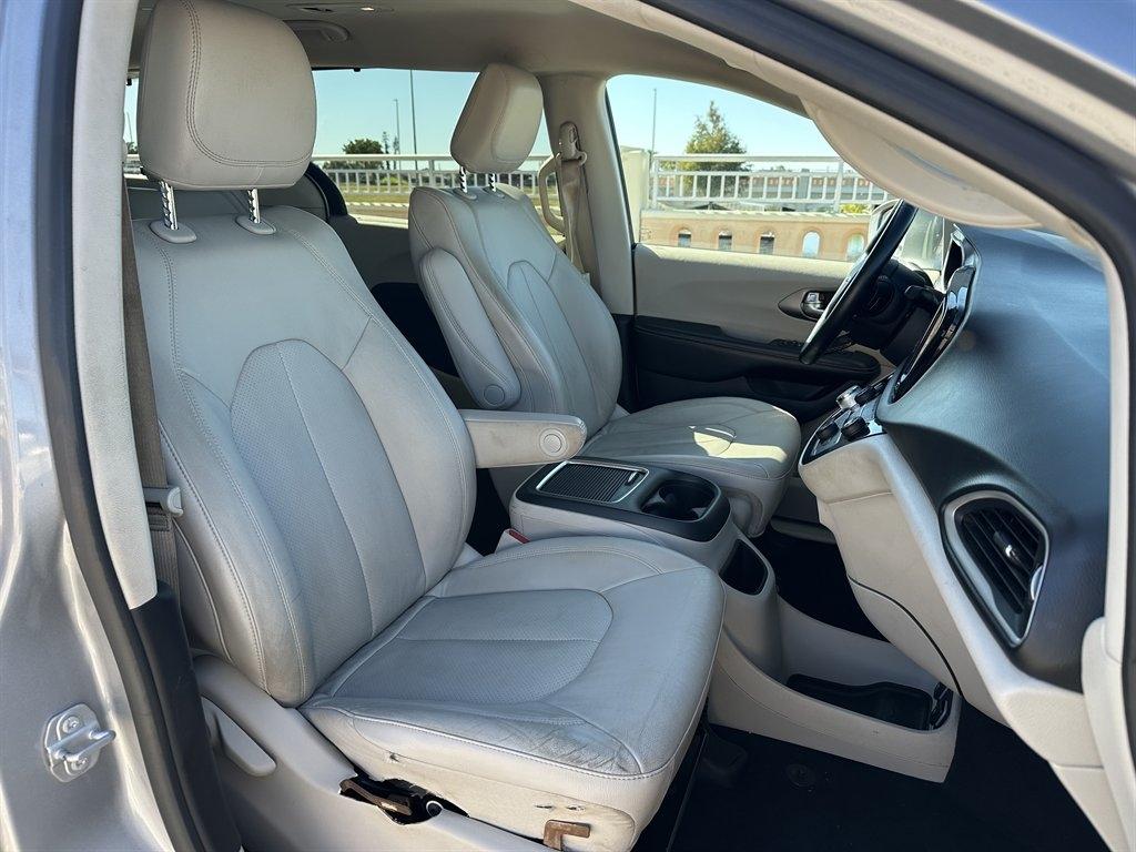 Chrysler Pacificatouring-L - Thumbnail 7