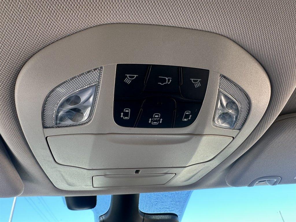 Chrysler Pacificatouring-L - Thumbnail 10