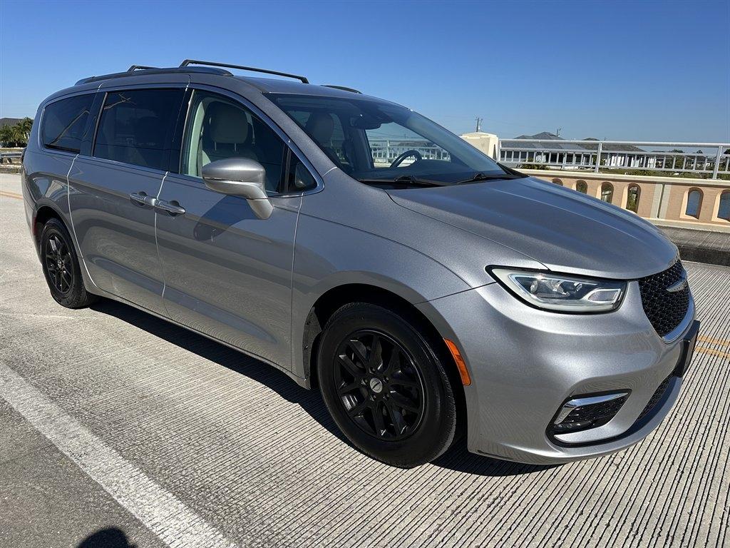 Chrysler Pacificatouring-L - Thumbnail 2