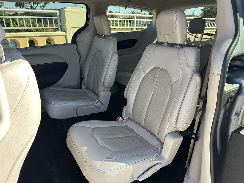 Chrysler Pacificatouring-L - Thumbnail 14