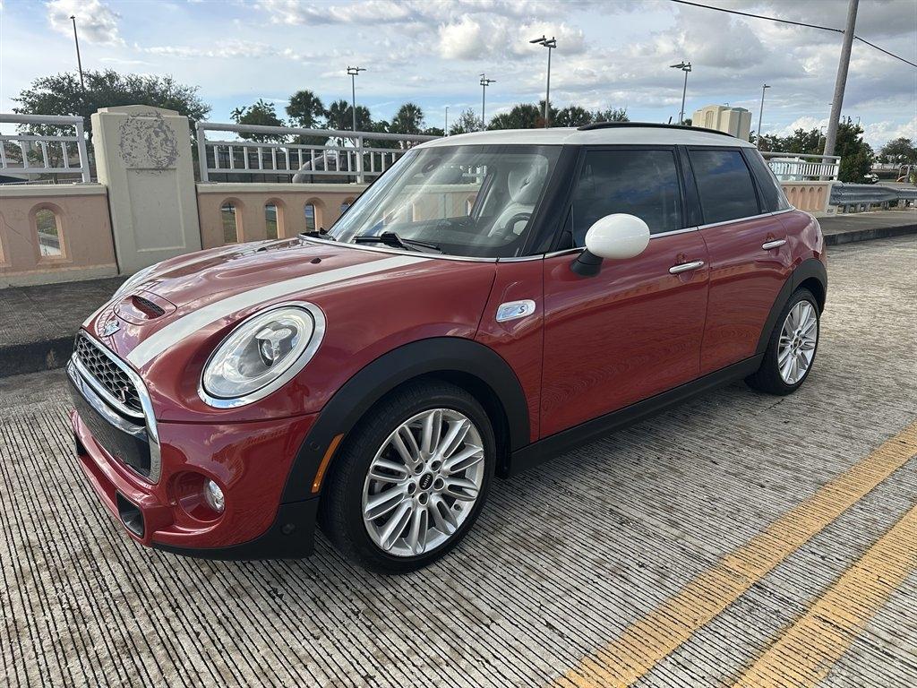 MINI Coopers 4-Door - Thumbnail 15