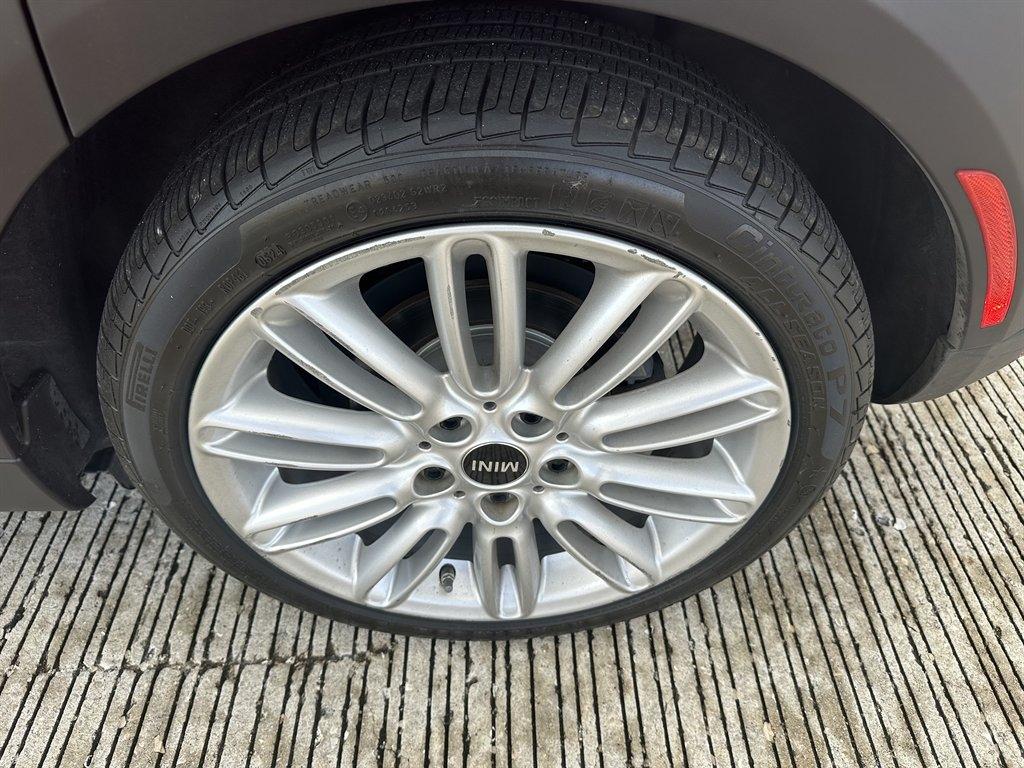 MINI Coopers 4-Door - Thumbnail 11