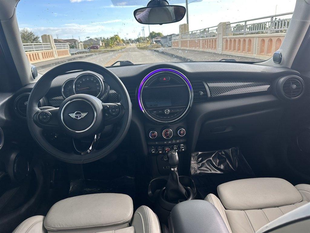 MINI Coopers 4-Door - Thumbnail 7