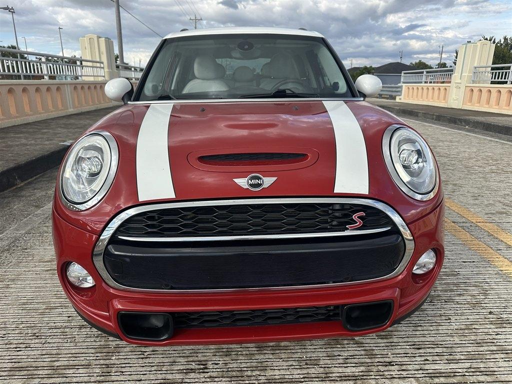 MINI Coopers 4-Door - Thumbnail 9