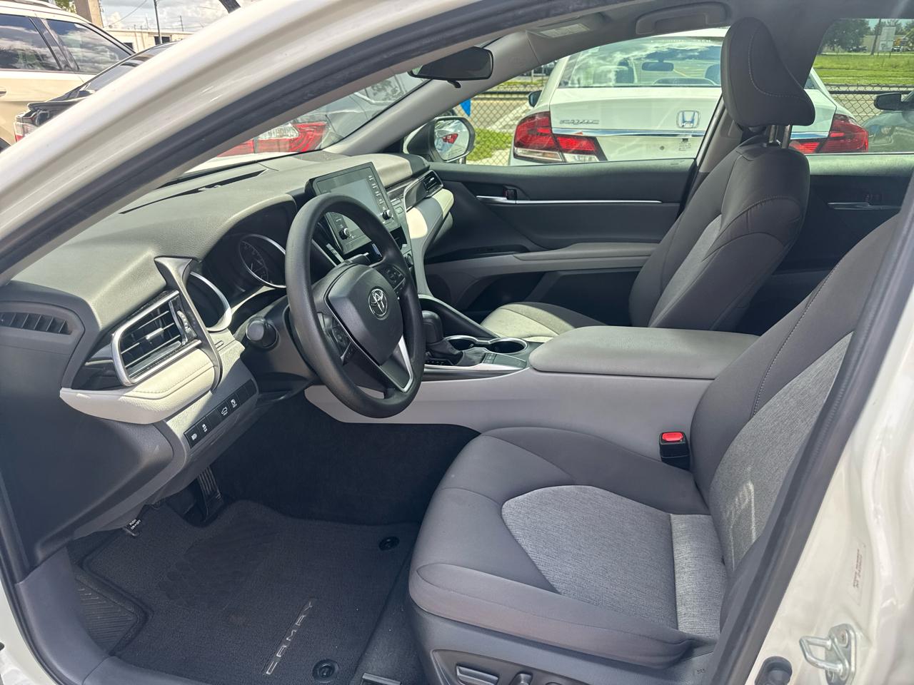 Toyota Camry Le - Thumbnail 8