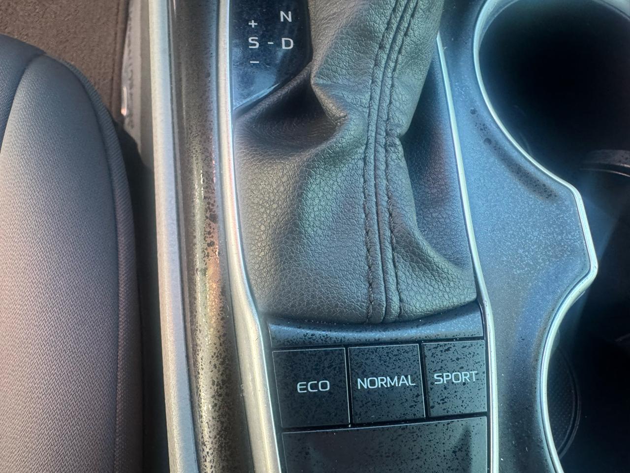 Toyota Camry Le - Thumbnail 2