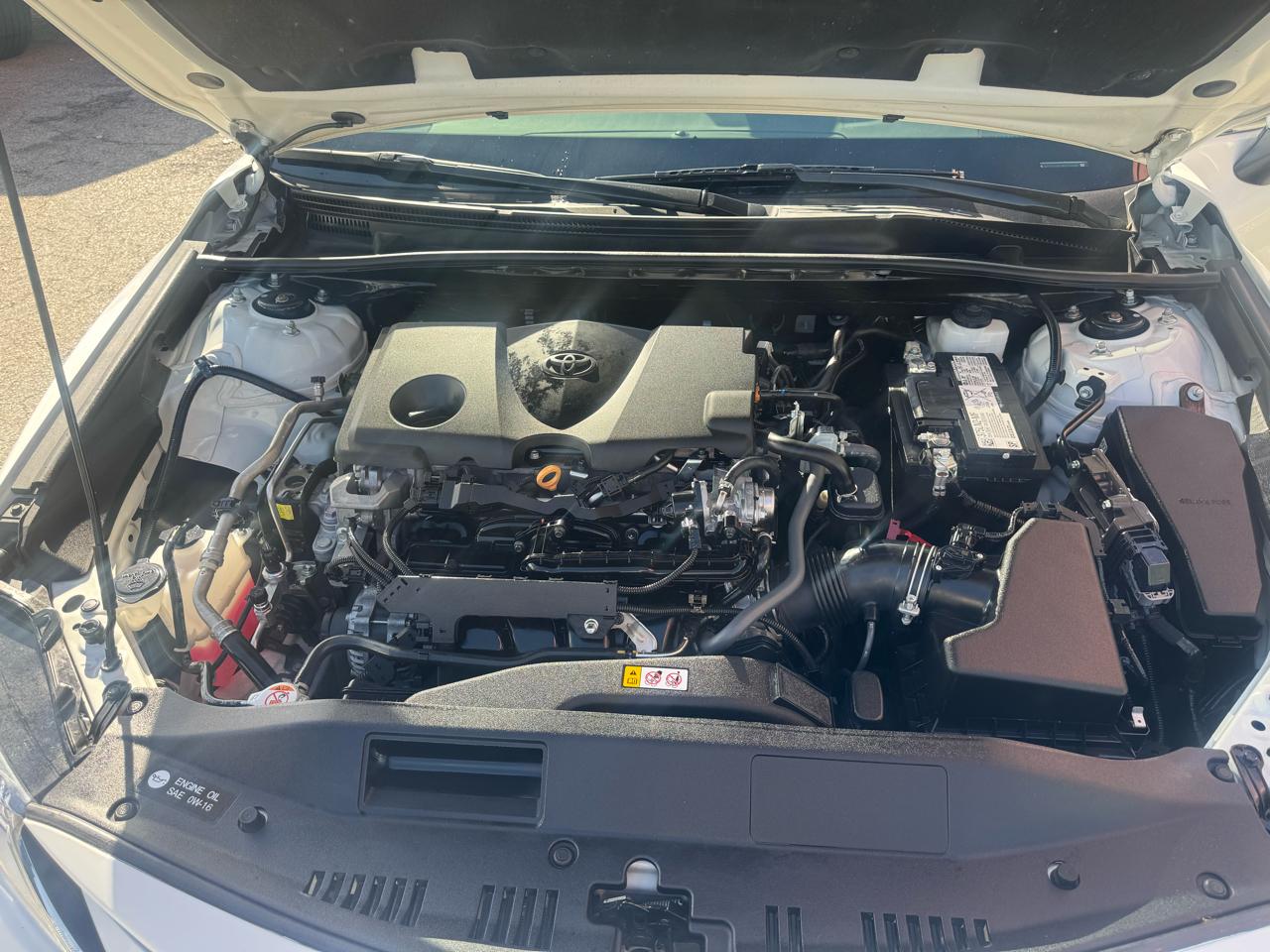 Toyota Camry Le - Thumbnail 10