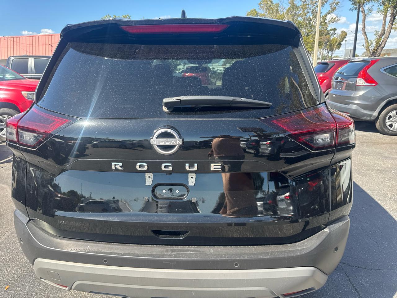 Nissan Rogue S - Thumbnail 7