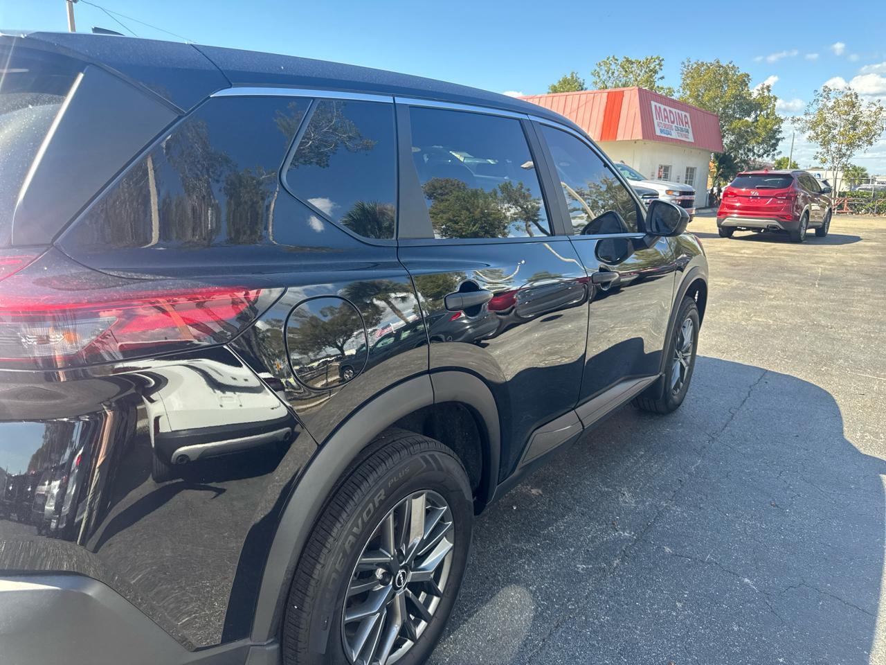 Nissan Rogue S - Thumbnail 6