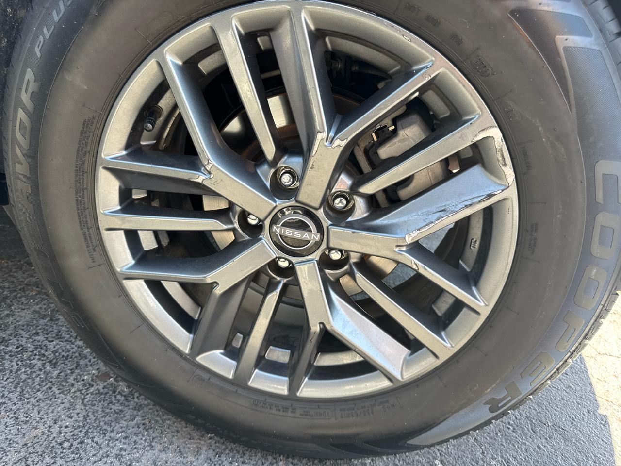 Nissan Rogue S - Thumbnail 2