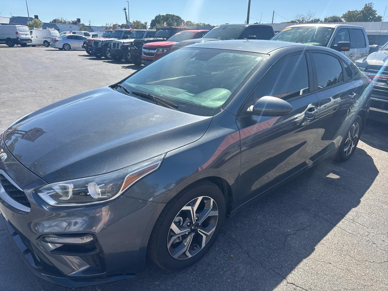 Kia Forte - Thumbnail 3