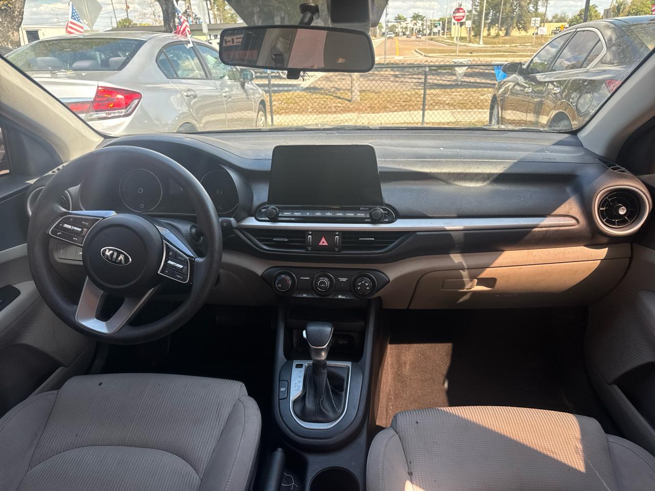 Kia Forte - Thumbnail 9