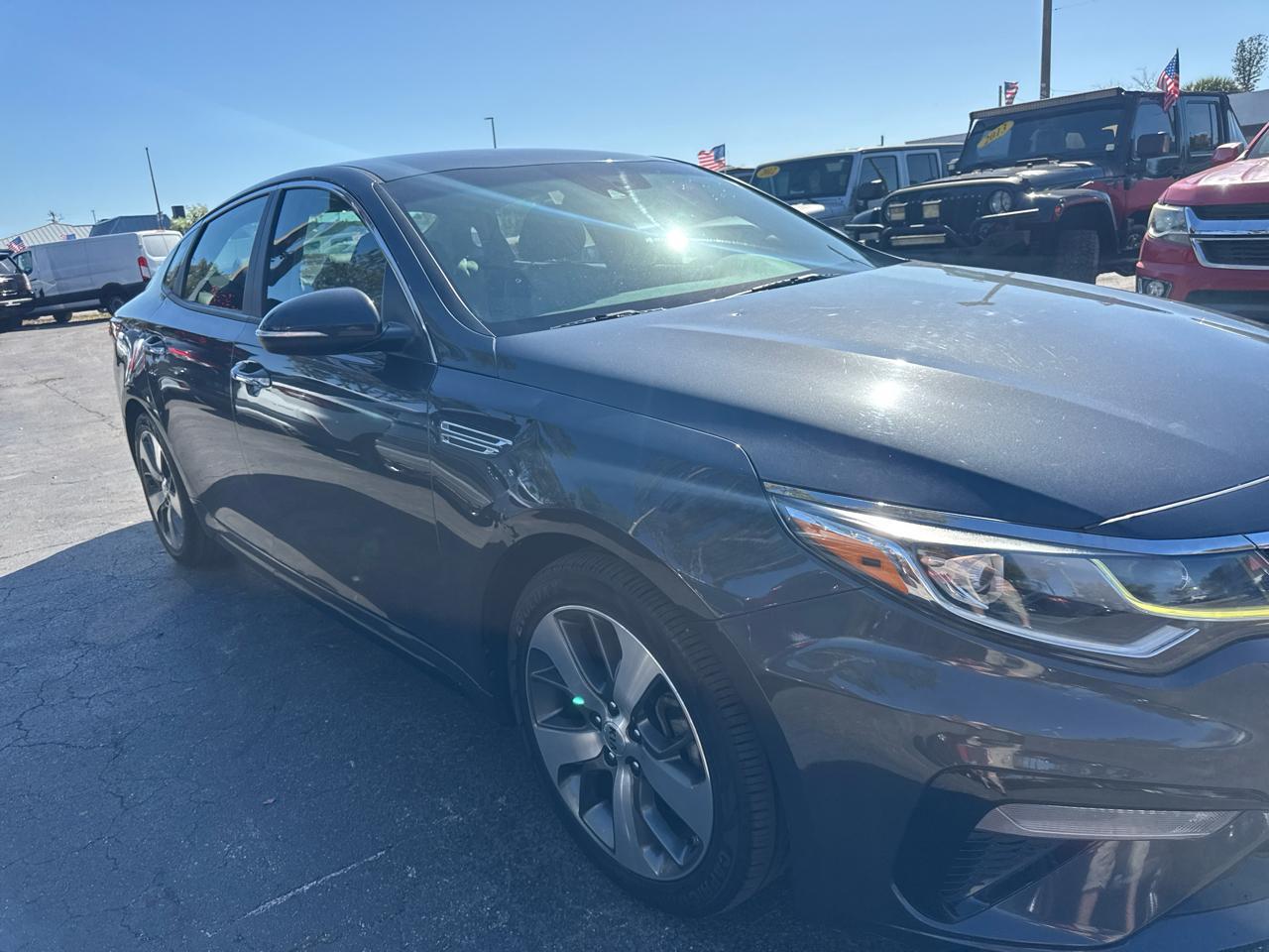 Kia Optima Lx - Thumbnail 4