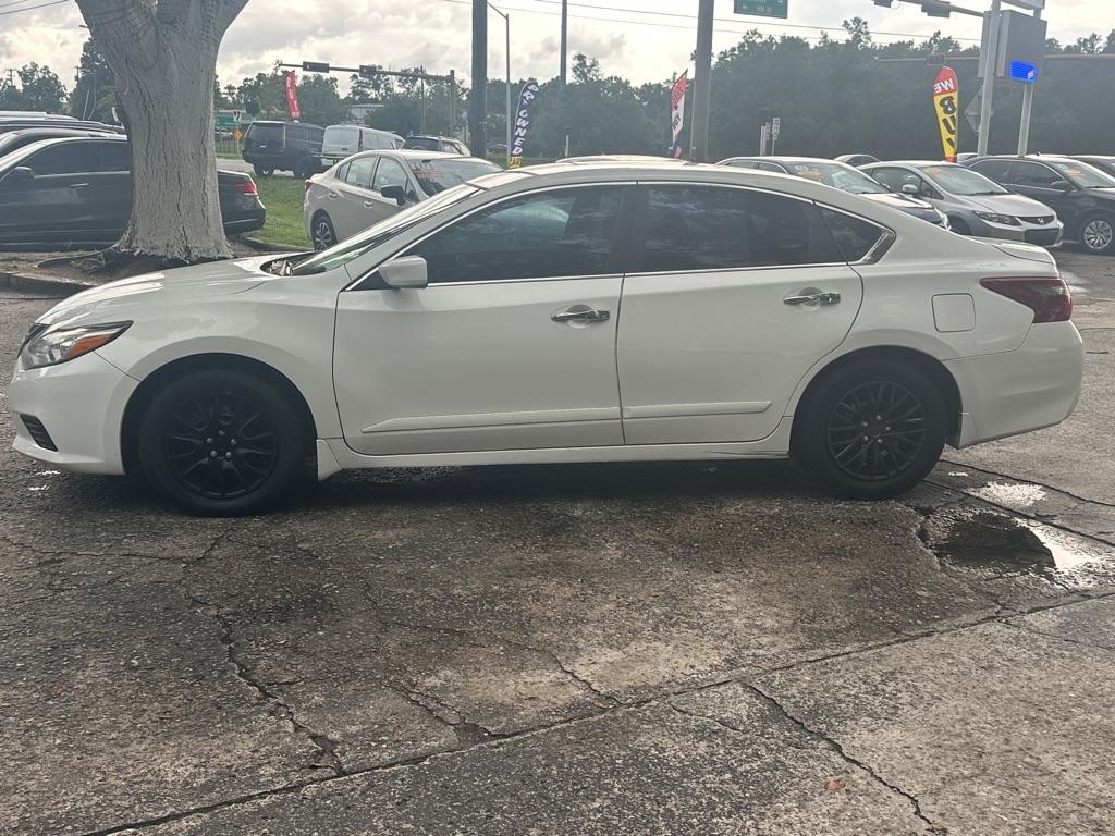 Nissan Altima 2.5 S - Thumbnail 5