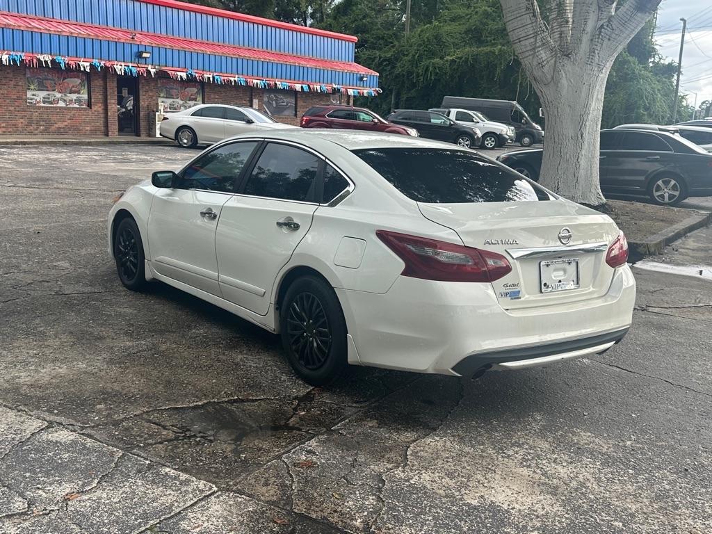 Nissan Altima 2.5 S - Thumbnail 6