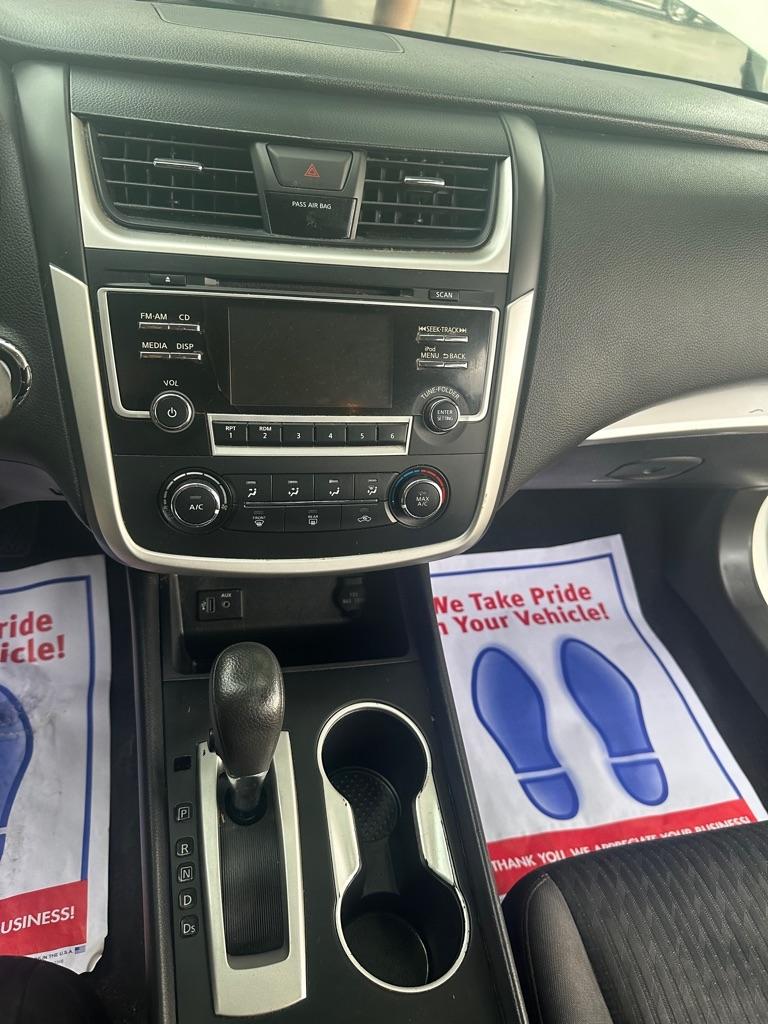 Nissan Altima 2.5 S - Thumbnail 14