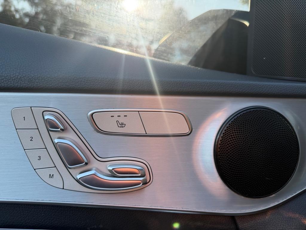 Mercedes-Benz C-Class C300 Sedan - Thumbnail 19