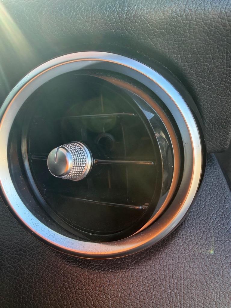 Mercedes-Benz C-Class C300 Sedan - Thumbnail 2