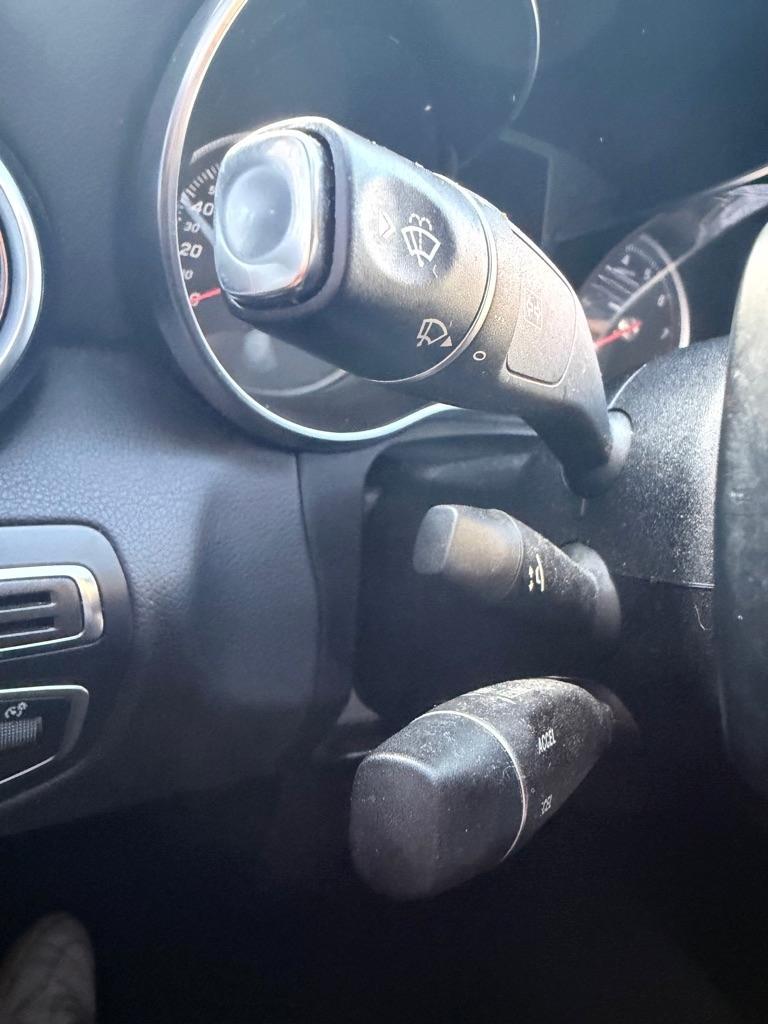 Mercedes-Benz C-Class C300 Sedan - Thumbnail 18