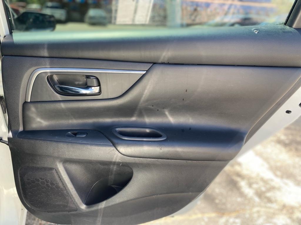 Nissan Altima 2.5 - Thumbnail 19