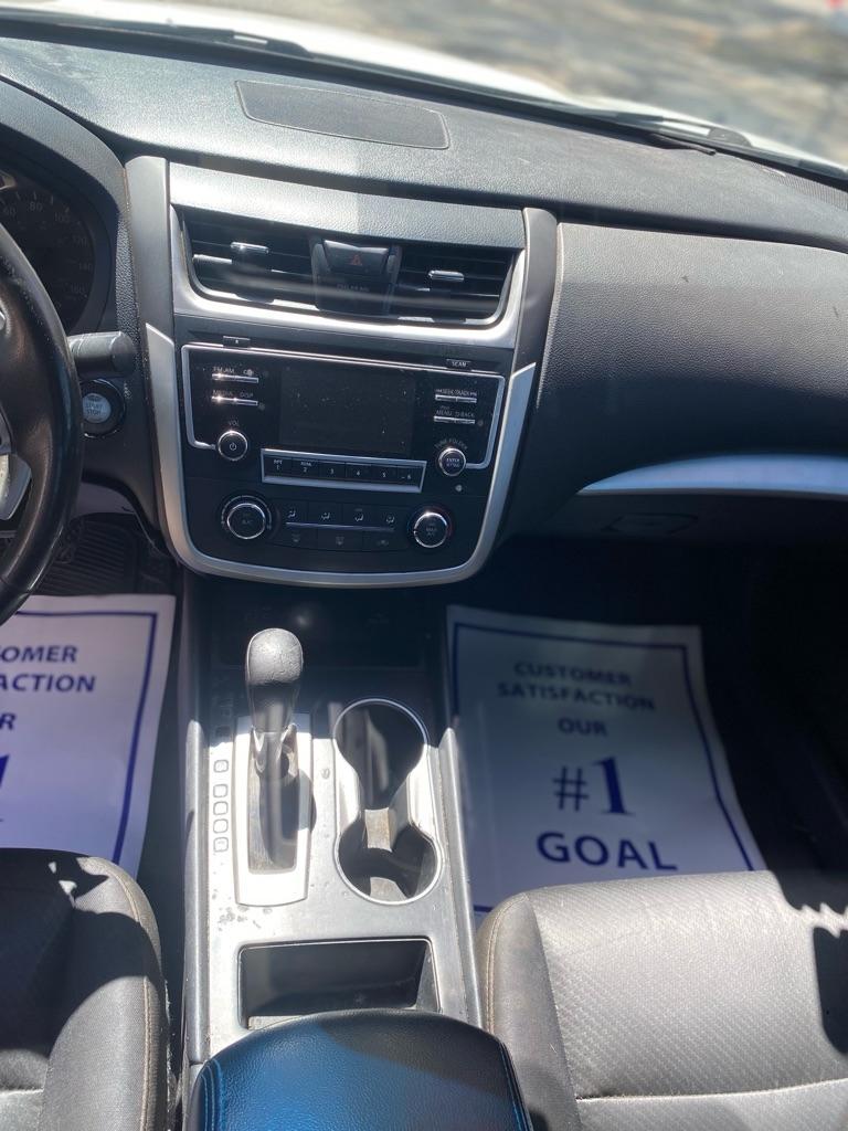 Nissan Altima 2.5 - Thumbnail 12