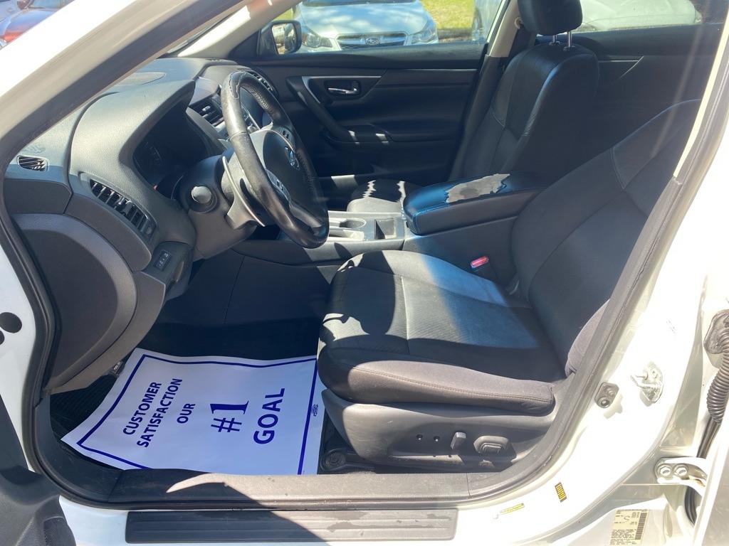 Nissan Altima 2.5 - Thumbnail 13