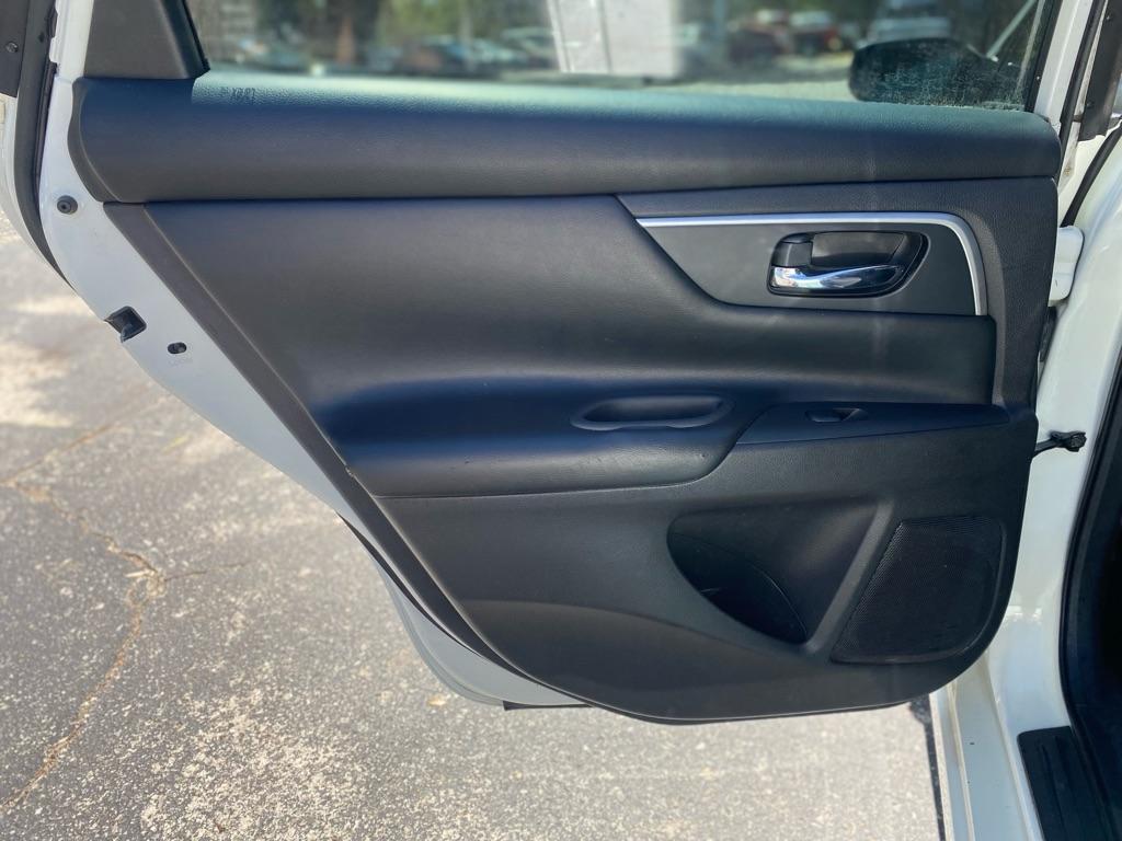 Nissan Altima 2.5 - Thumbnail 16