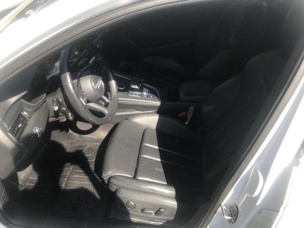 Audi A4Premium Plus 4D Sdn At Qtro 2.0T - Thumbnail 6