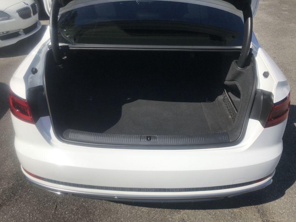 Audi A4Premium Plus 4D Sdn At Qtro 2.0T - Thumbnail 11