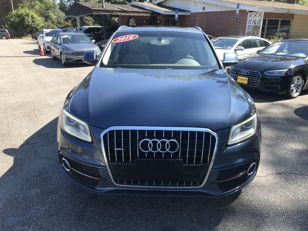 Audi Q5Premium Plus 4D 3.0T - Thumbnail 2