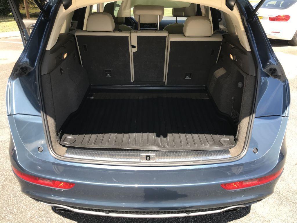 Audi Q5Premium Plus 4D 3.0T - Thumbnail 13