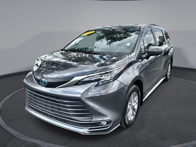 Toyota Sienna Xle Fwd - Thumbnail 2