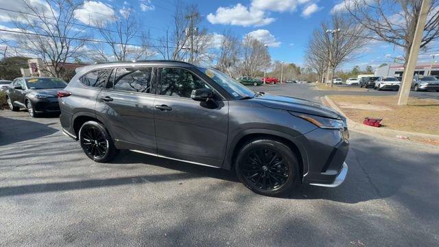 Toyota Highlander Xse Awd - Thumbnail 4