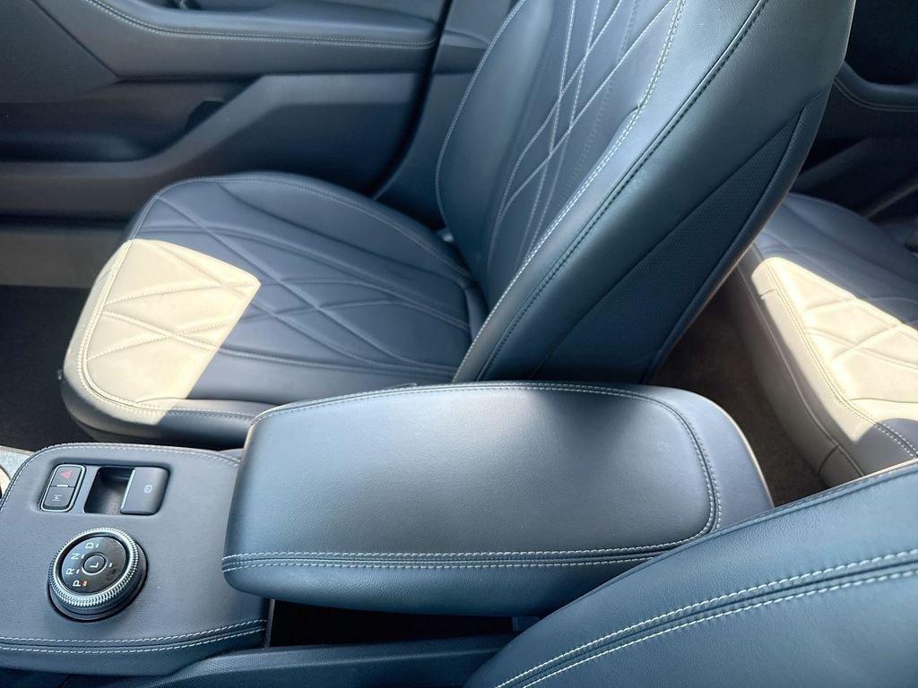 Ford Mustang Mach-E Select - Thumbnail 17