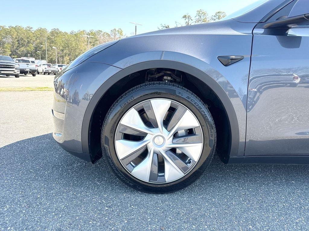 Tesla Model Y Long Range - Thumbnail 11