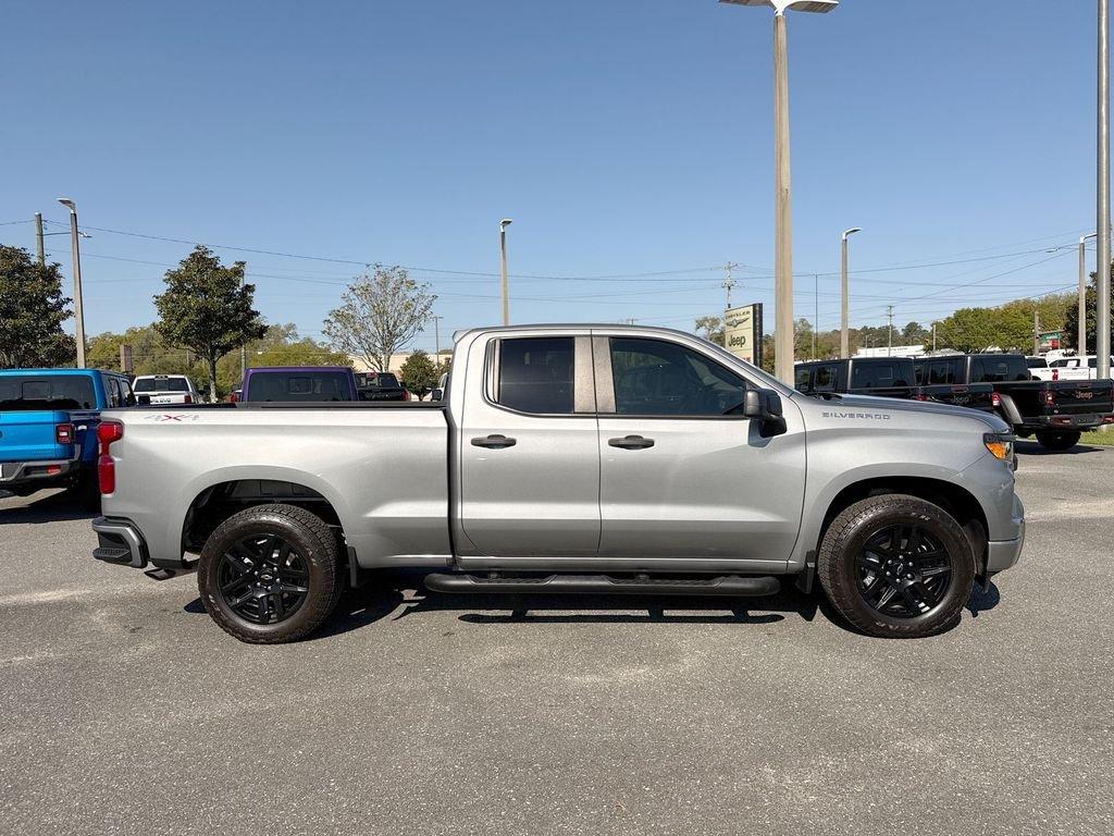 Chevrolet Silverado 1500 Custom - Thumbnail 3