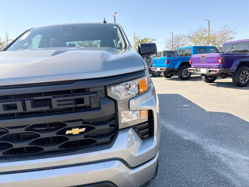 Chevrolet Silverado 1500 Custom - Thumbnail 10