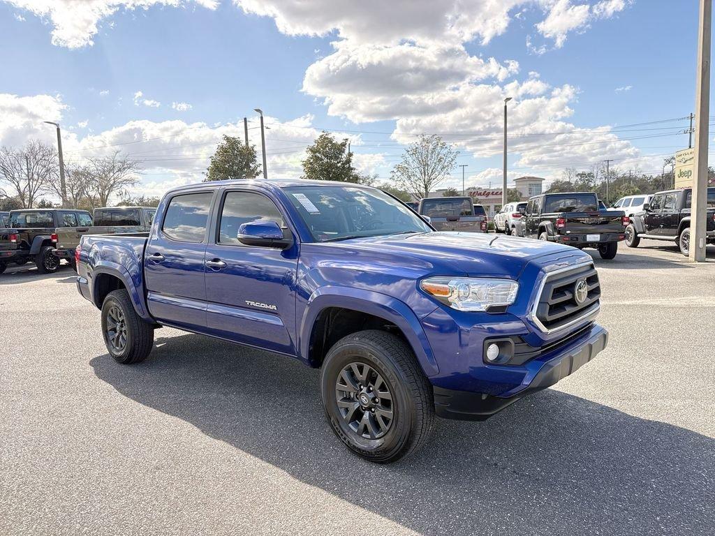 Toyota Tacoma Sr5 - Thumbnail 2