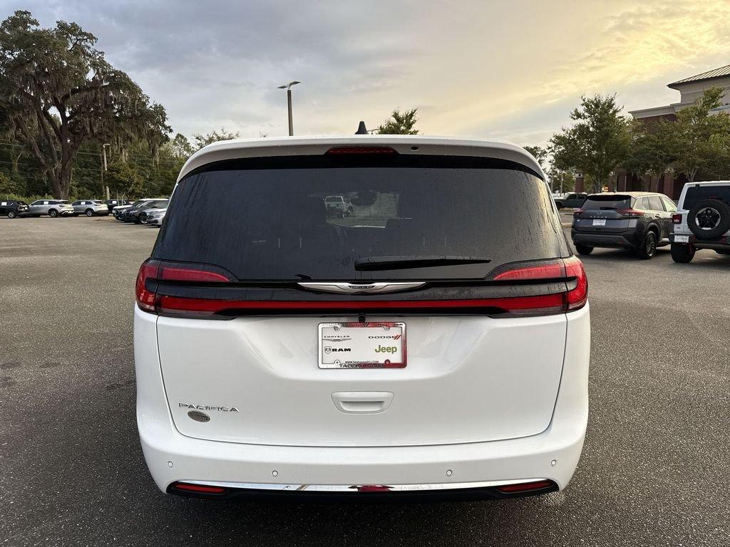 Chrysler Pacifica Select - Thumbnail 5