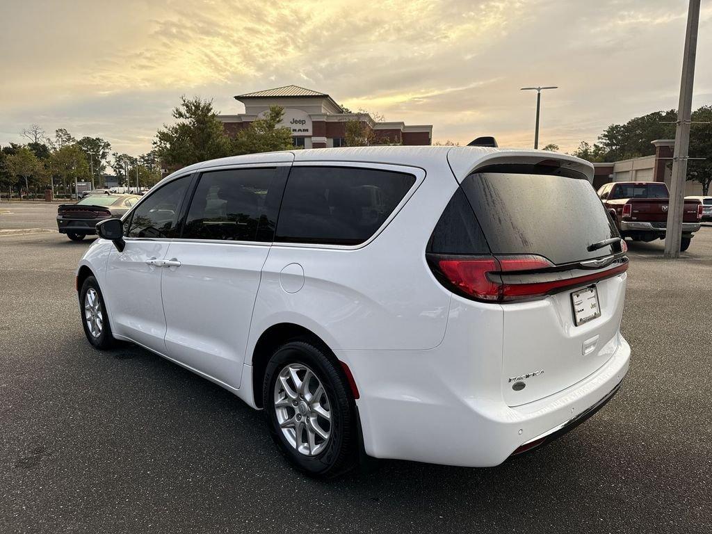 Chrysler Pacifica Select - Thumbnail 6