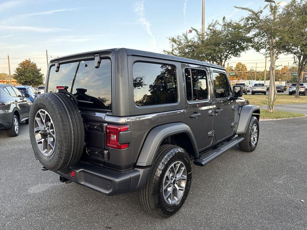 Jeep Wrangler 4-Door Sport S - Thumbnail 4