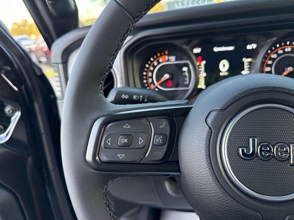 Jeep Wrangler 4-Door Sport S - Thumbnail 16